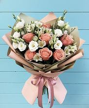 Букет цветов из:  Розы, Альстромерии и Лизиантусы в Борозде