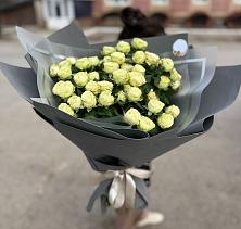 Букет Белые кустовые розы Солинеро в Борозде