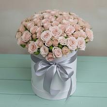 Цветочная композиция из Розы в шляпной коробке в Борозде