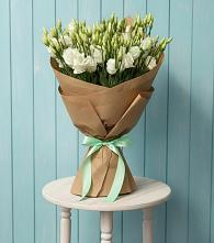 Букет цветов из:  Лизиантусы в Борозде