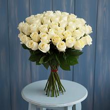 Букет 51 Белая роза Эдлесс Лав в Борозде