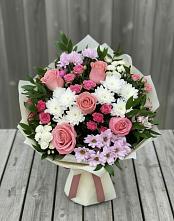 Букет цветов из:  Альстромерии, Гвоздики, Розы и Хризантемы в Борозде