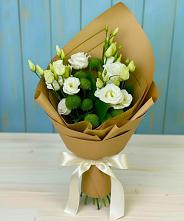 Букет цветов из:  Хризантемы и Лизиантусы #REPLACE_PRED# Борозде