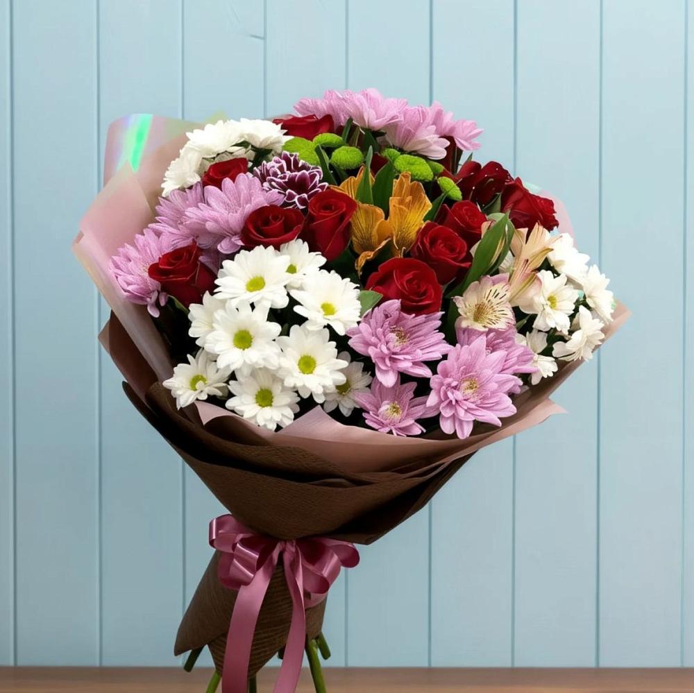 Букет цветов из: Розы, Хризантемы и Альстромерии в Борозде