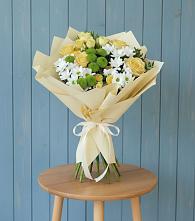 Букет цветов из:  Хризантемы и Розы в Борозде