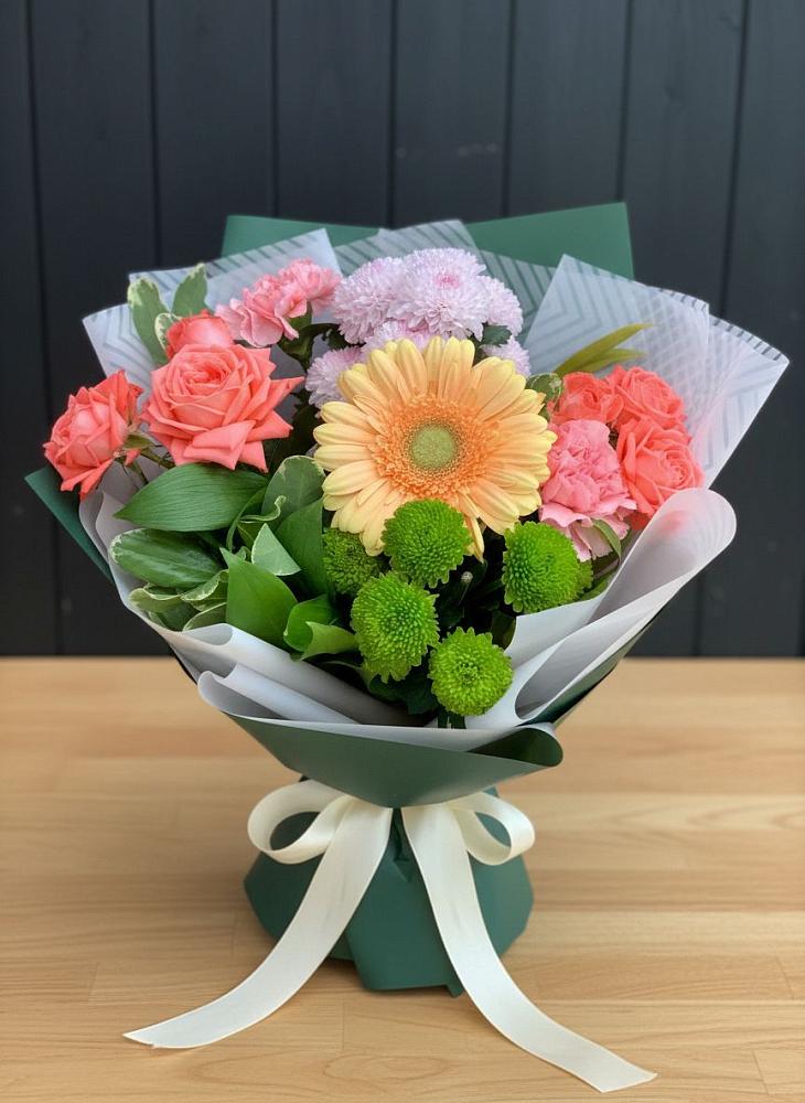 Букет цветов из: Гвоздики, Розы, Герберы и Хризантемы в Борозде