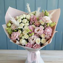 Букет цветов из:  Альстромерии и Розы в Борозде