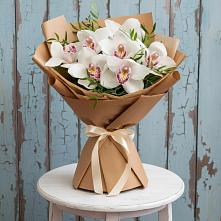 Букет цветов из:  Орхидеи и Розы в Борозде
